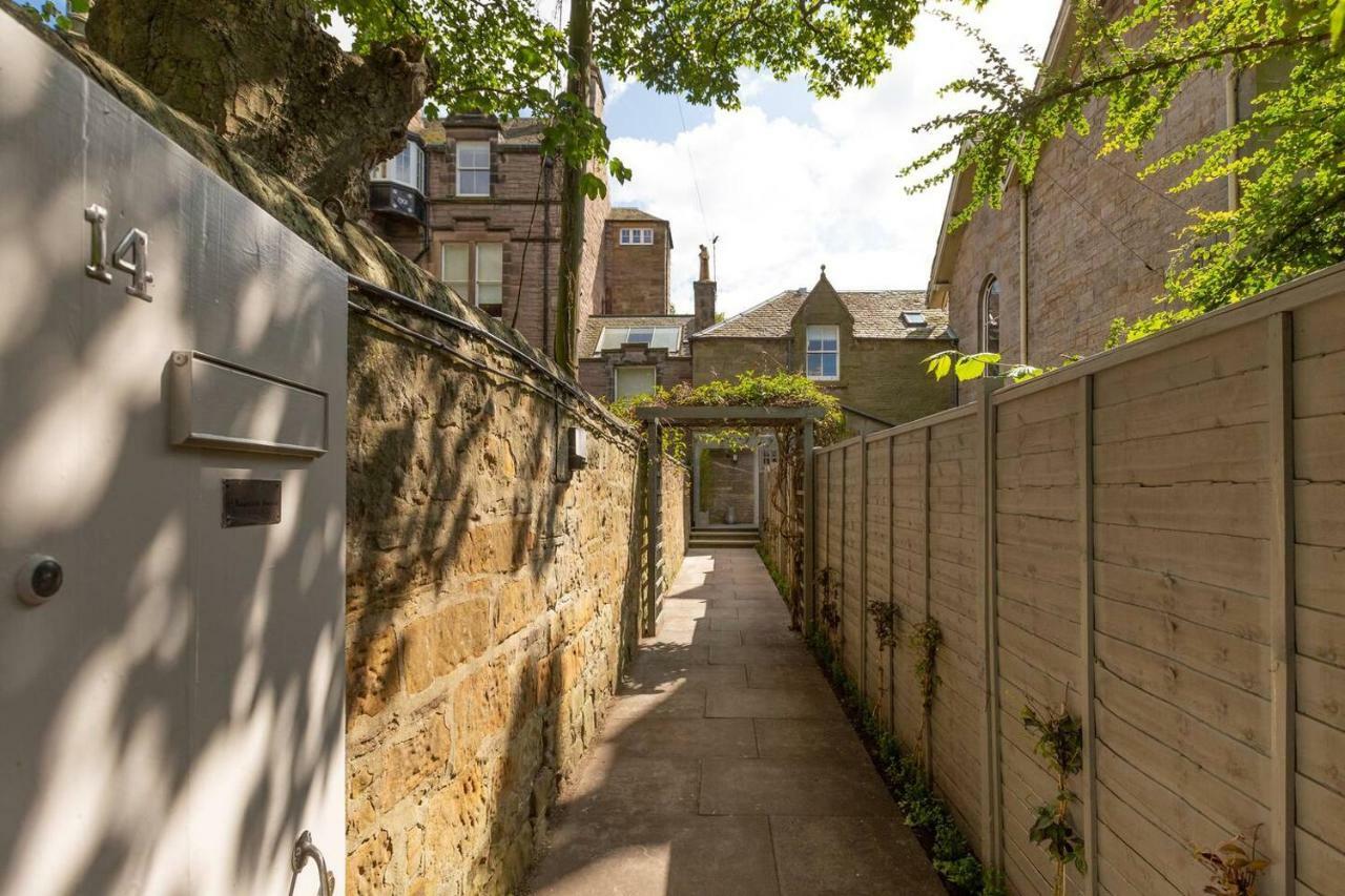 Altido Main Door Entrance Private Courtyard Apartment On The Park Edinburgh Bagian luar foto